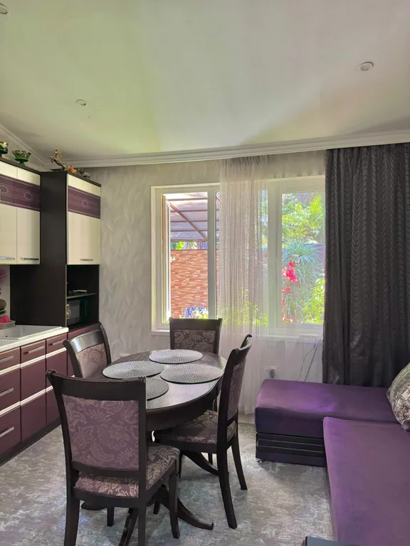 Дом в центре Адлера на набережной