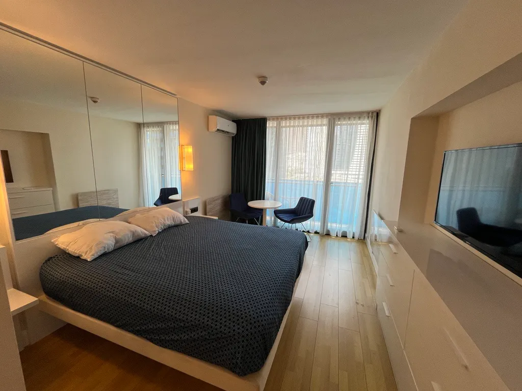 Апартаменты у моря с шикарным видом в апарт-отеле Orbi City