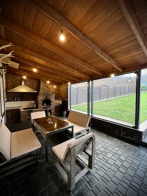 Коттедж Уютный дом с видом на горы — Соколиное