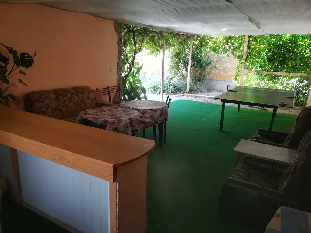 Комфортный дом с личным просторным двором