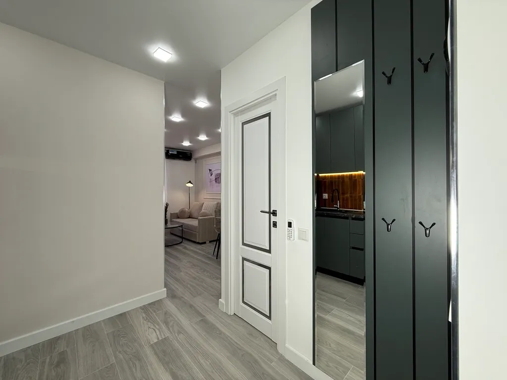 New trendy 1bd apt, Unbeatable location