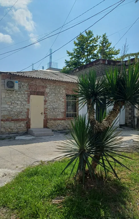 Коттедж Новый апарт-домик с выходом на уютный балкон в 5 минутах от моря — Сухум