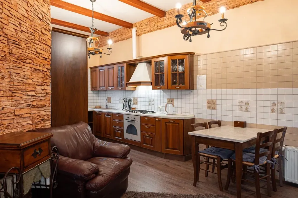 Дом с сауной и бассейном