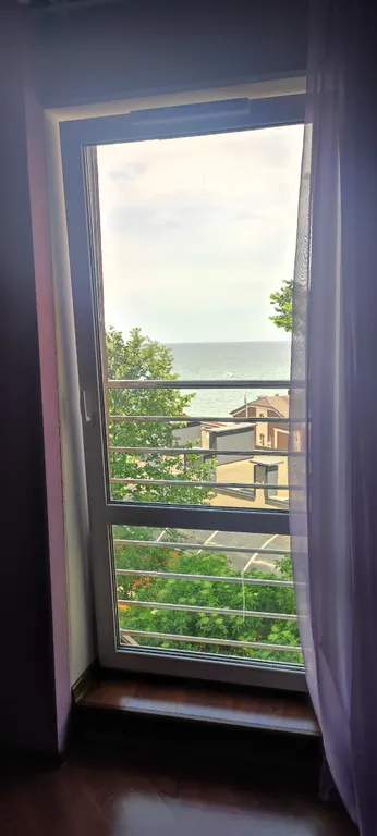 Все окна на море