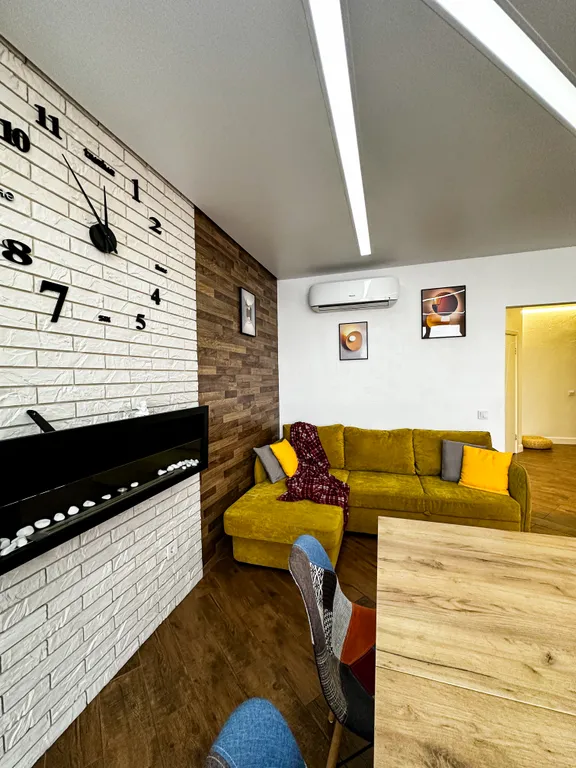 Geometry - просторная квартира с панорамным видом на реку в центре