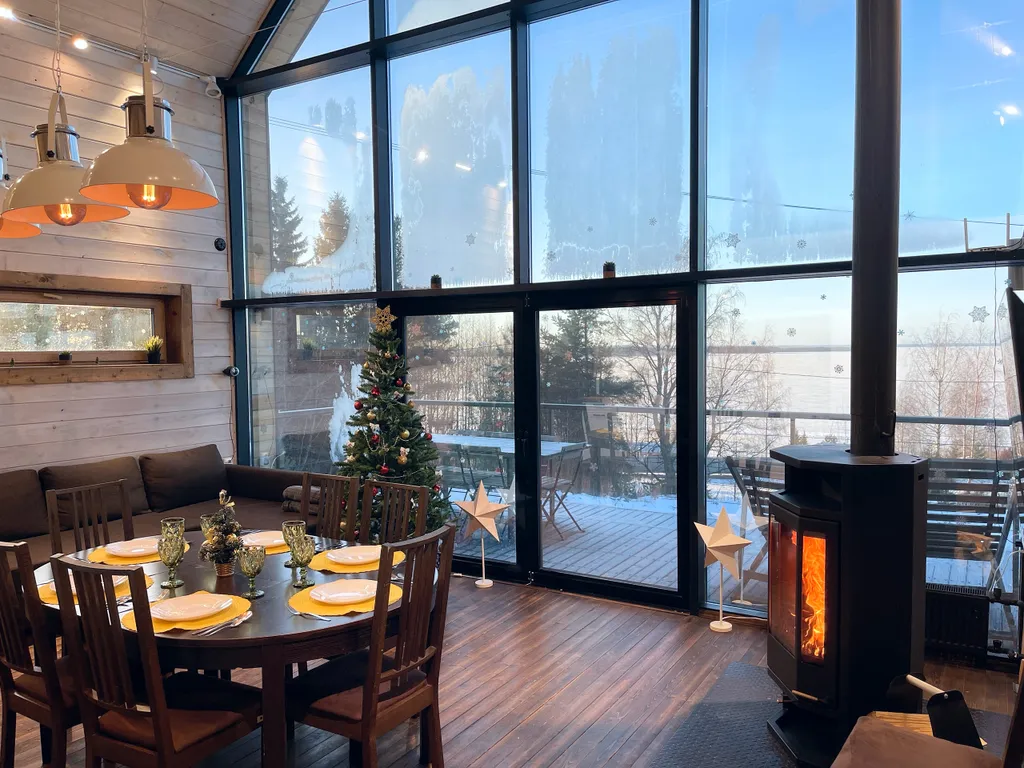 Большой загородный дом