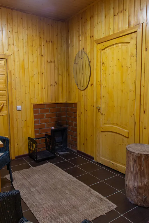 Дом в соснах