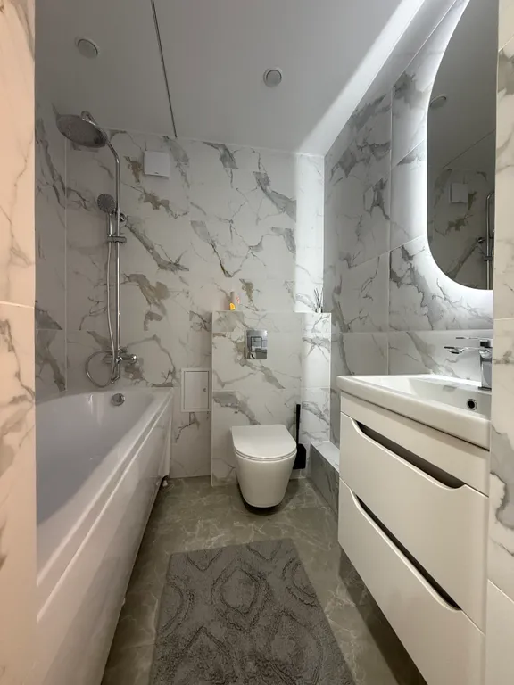 Уютная квартира с новым ремонтом и мебелью в центре