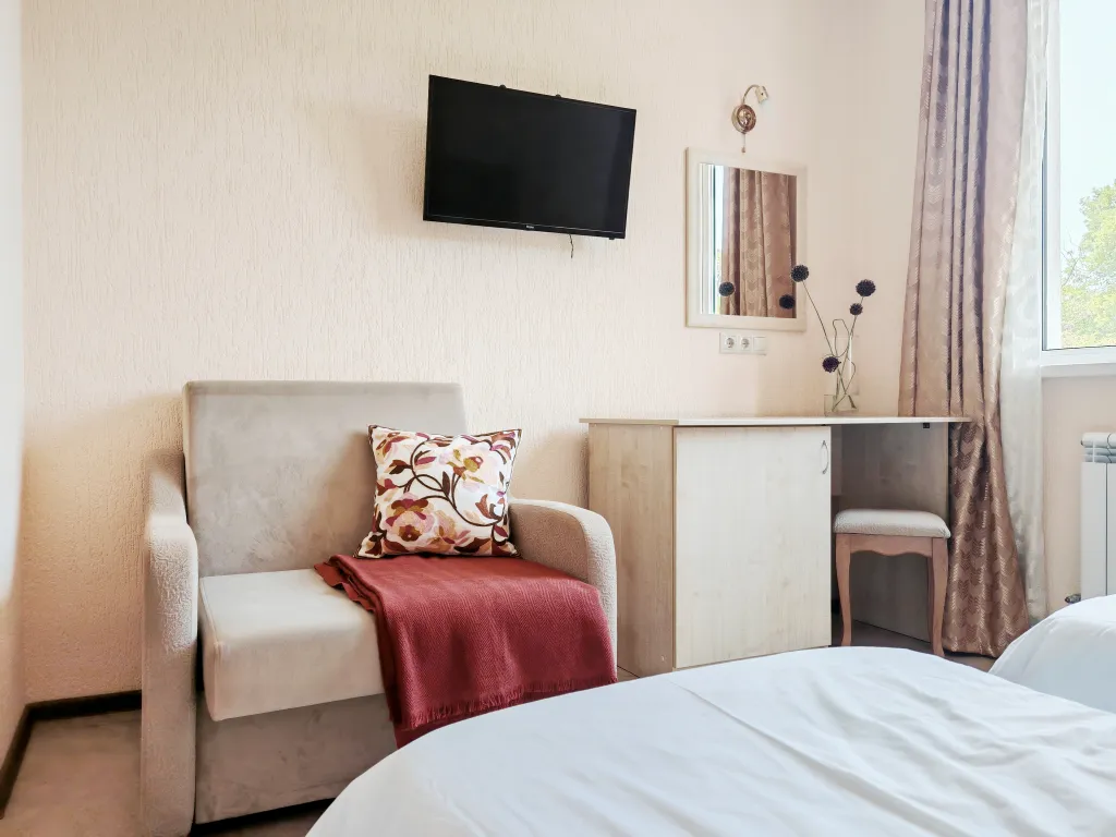 Квартира Квартира Трехместный номер "Комфорт" - тишина, прохлада и уют! — Геленджик