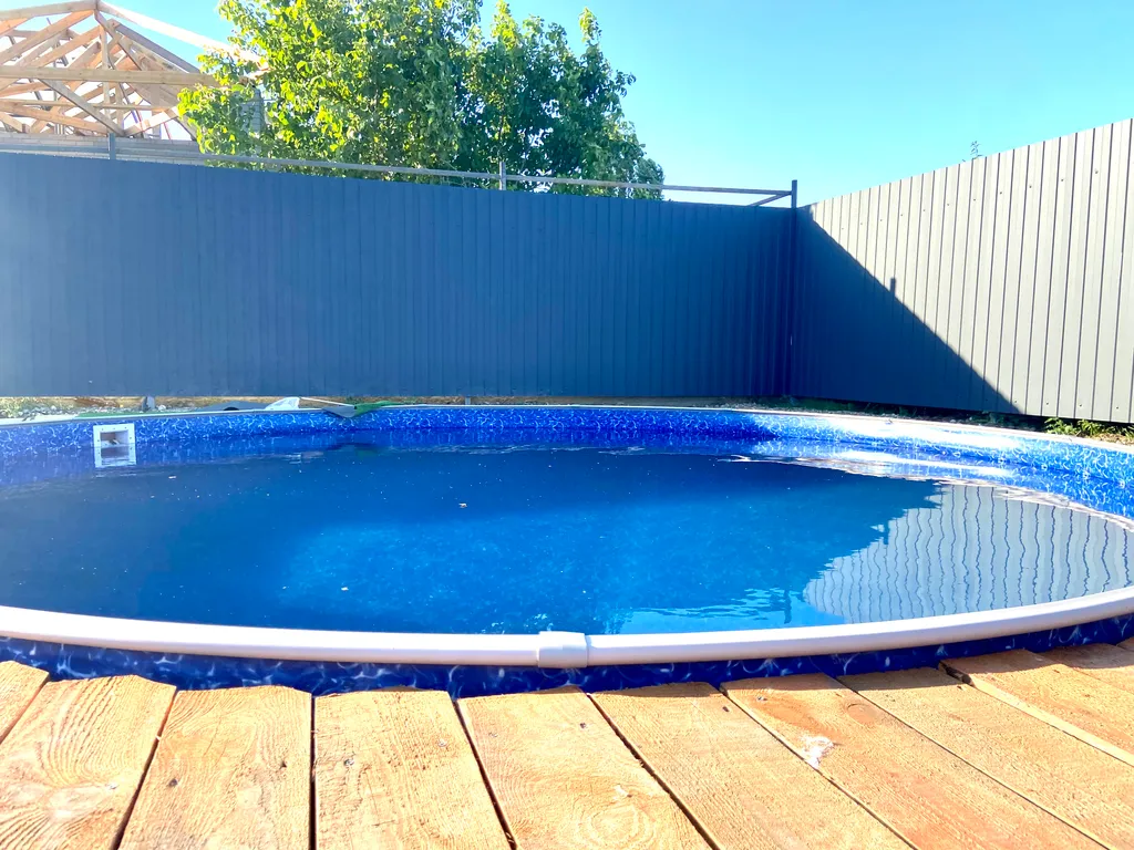 Стильный загородный дом с бассейном