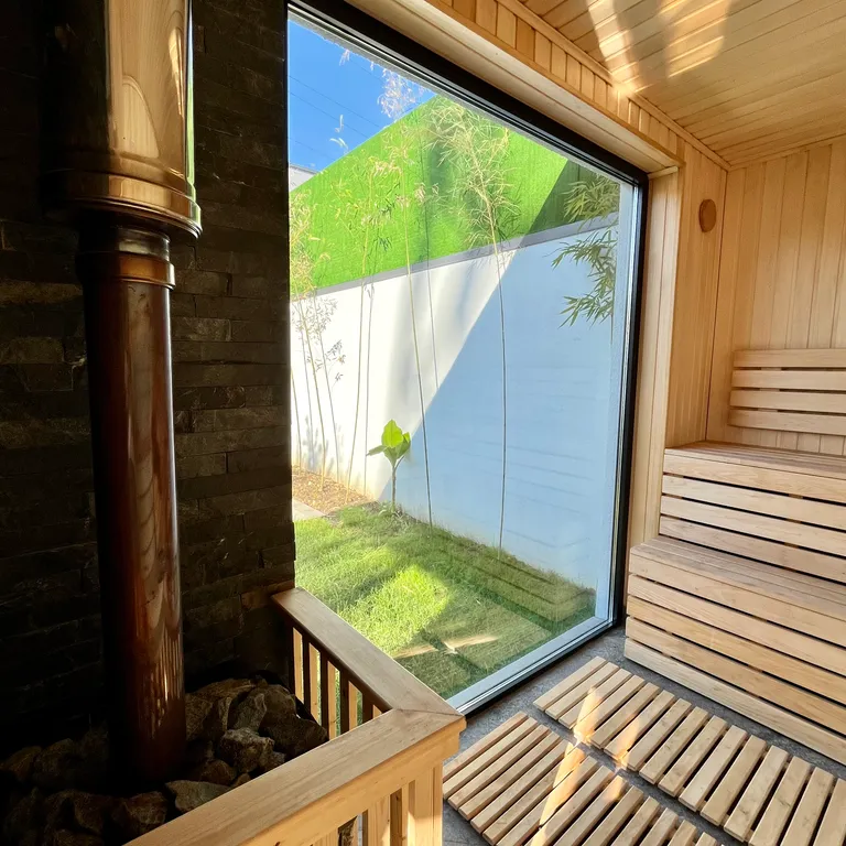 Коттедж с бассейном и баней