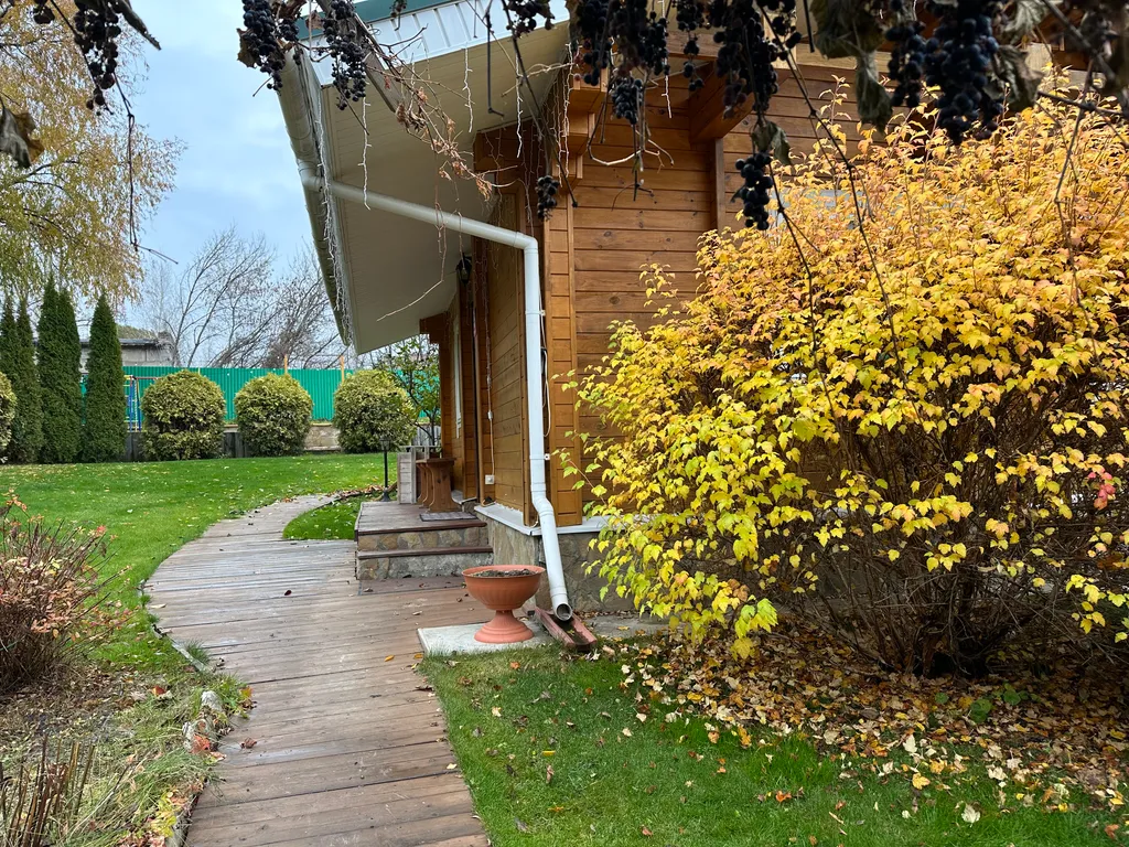 Деревянный домик с русской банькой в Большой Царевщине