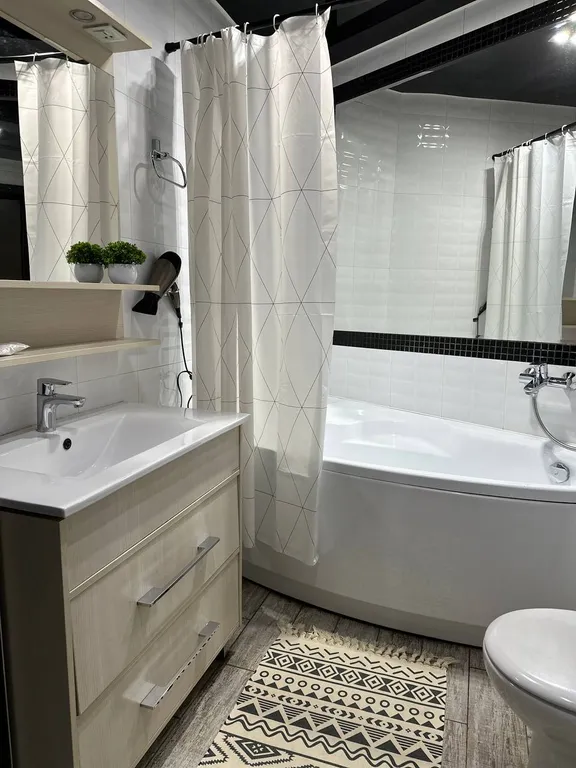 Уютная квартира с кондиционером, в октябрьском районе