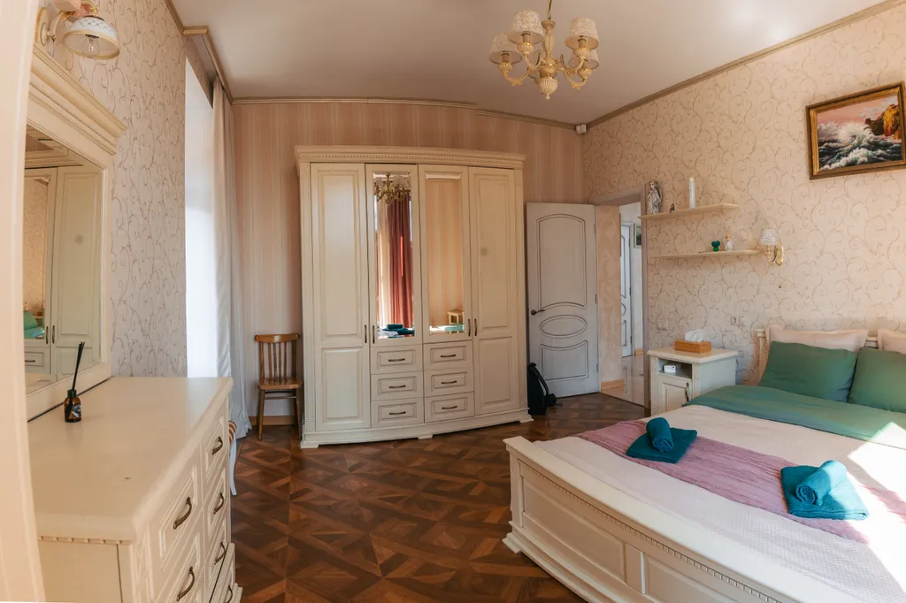 Современный дом в тихом месте