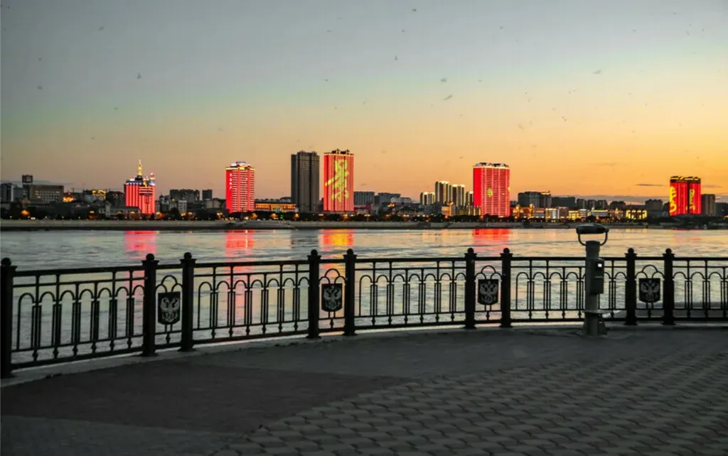 Просторная, после ремонта, квартира на Набережной, в центре города