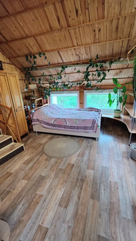 Частный дом с территорией и выходом в лес