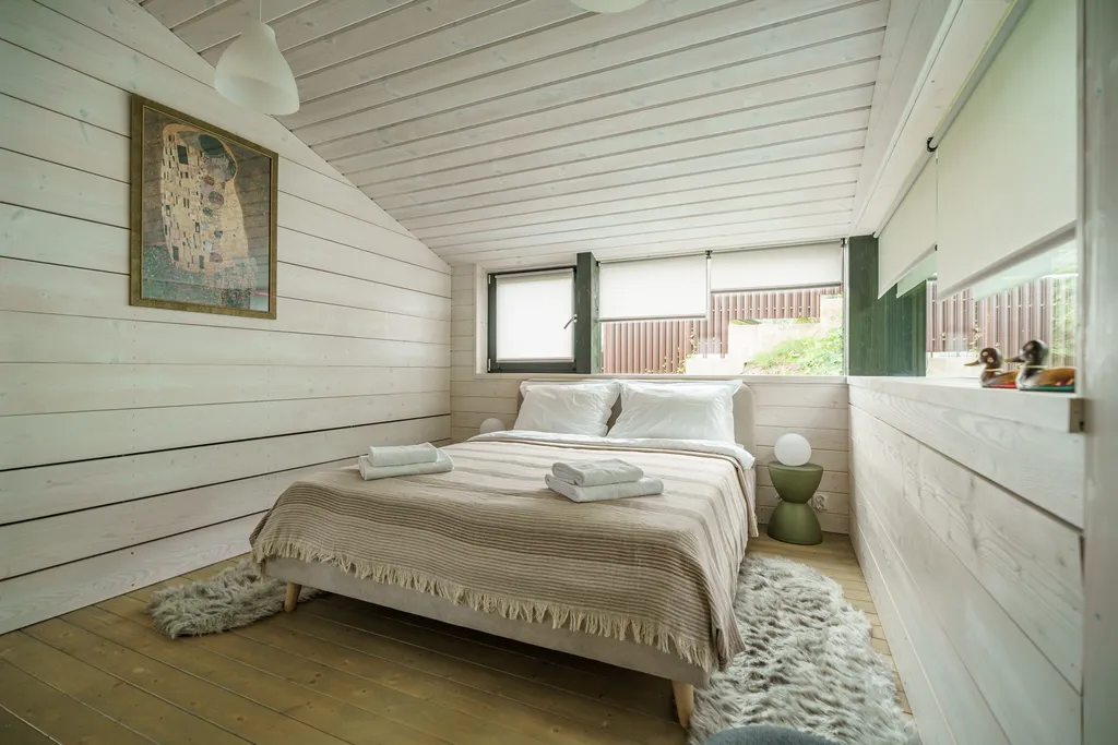 Просторный семейный коттедж у залива