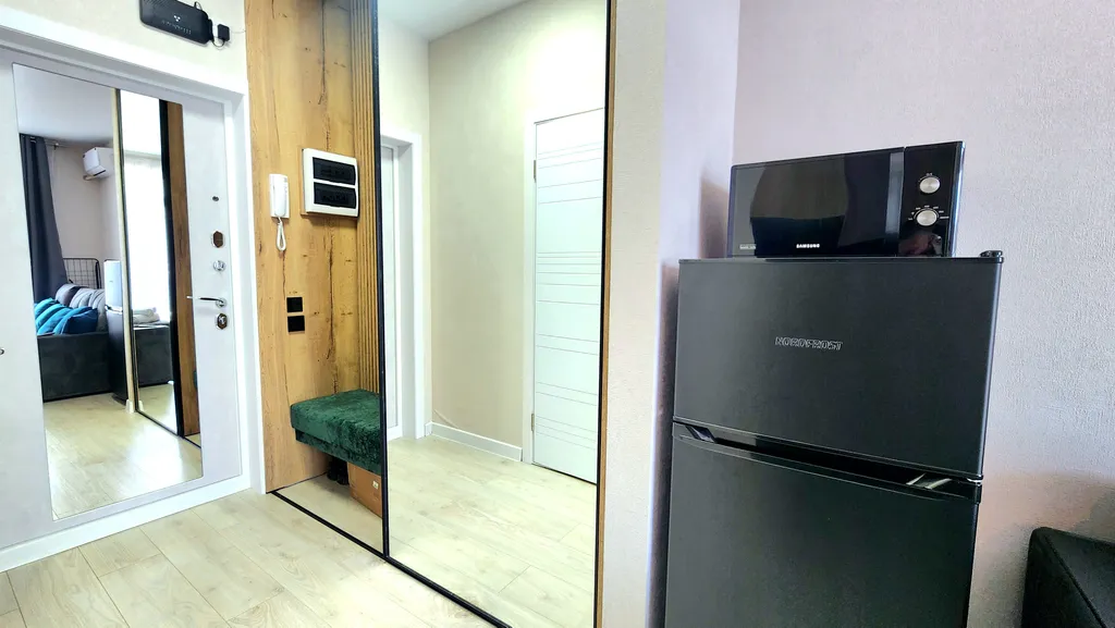 Шикарная студия с видом на бассейн