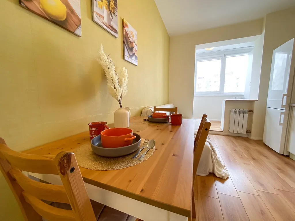 Просторная двушка с тёплой лоджией рядом с Александровским парком