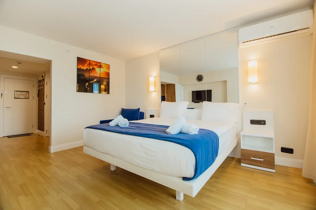 Студия с видом на море