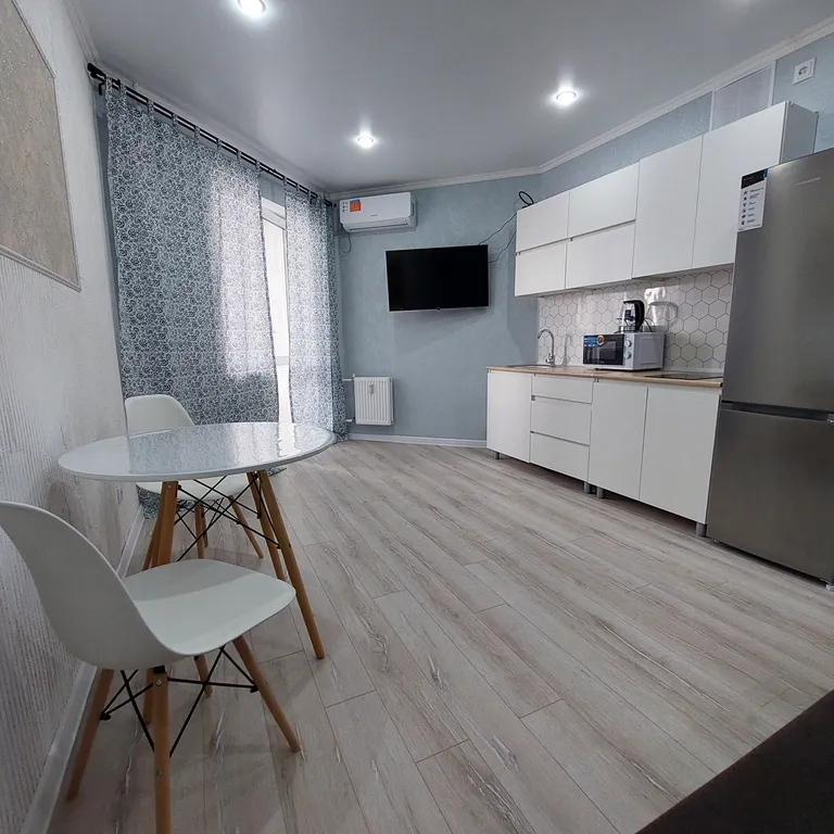 Квартира Улучшенная студия с отличным месторасположением — аренда посуточно в Оренбург