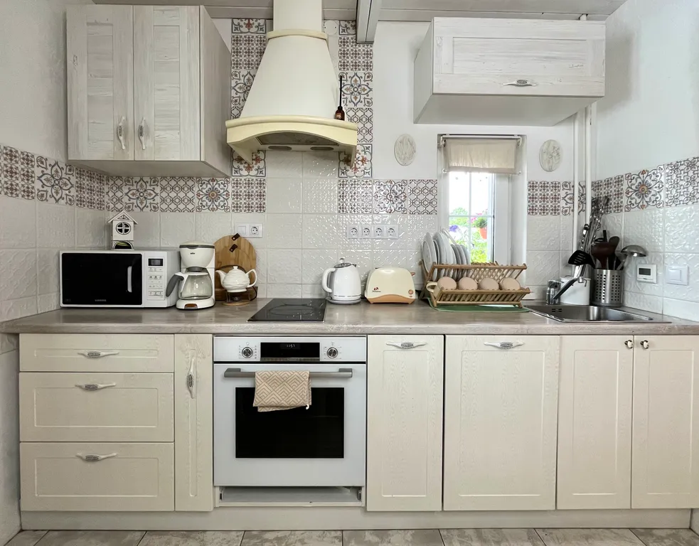 Благоустроенный дом у реки