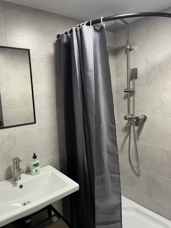 Деревянный домик в эко-комплексе с бассейном