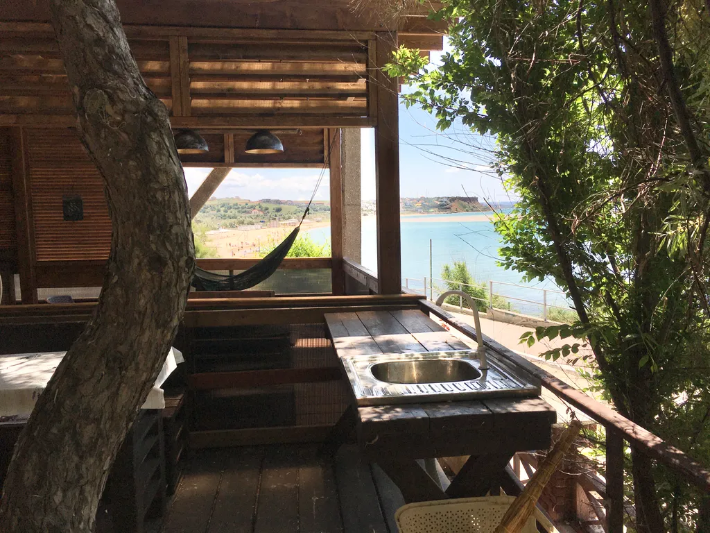 С видом на море