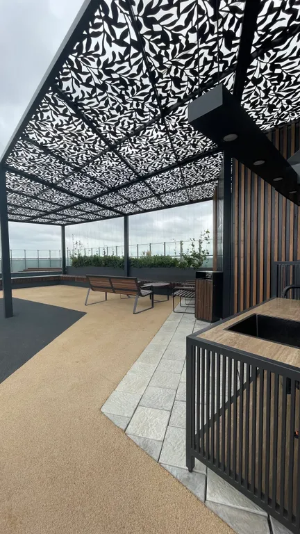 Выдающуюся квартира с дизайнерским ремонтом в центре города