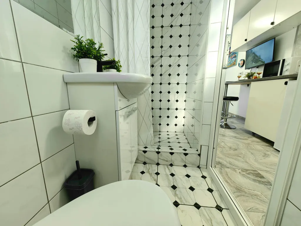 Квартира Квартира Уютная студия в частном доме с бассейном и мангальной зоной — Сочи