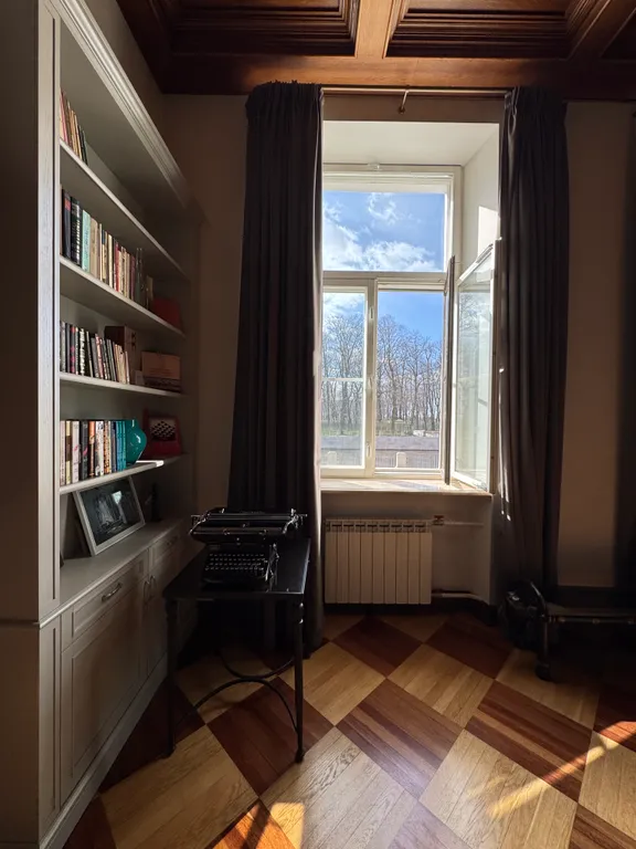 Квартира с видом на Летний сад и дворец Петра I