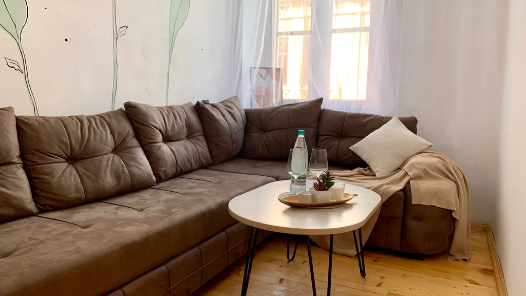 Quiet and tidy old city flat