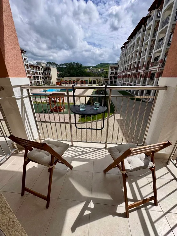 Квартира с позитивной энергетикой и кинотеатром рядом с Кипарисами