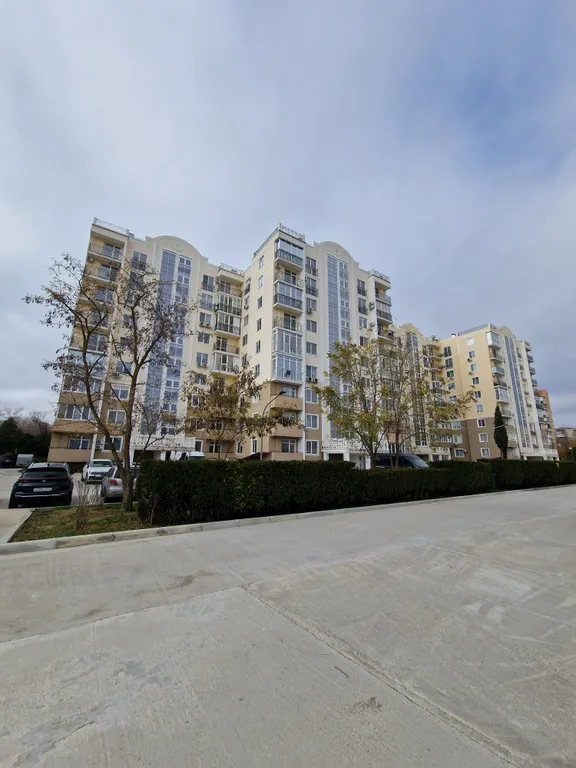 Квартира с ремонтом и видом на озеро Мойнаки