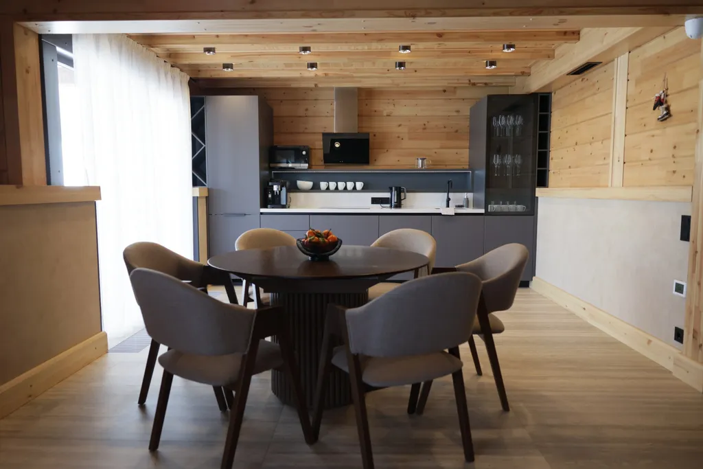 Коттедж Комфортный современный дом в горах Алтая ждет вас. — Озёрное