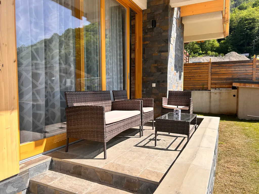 Шале с бассейном