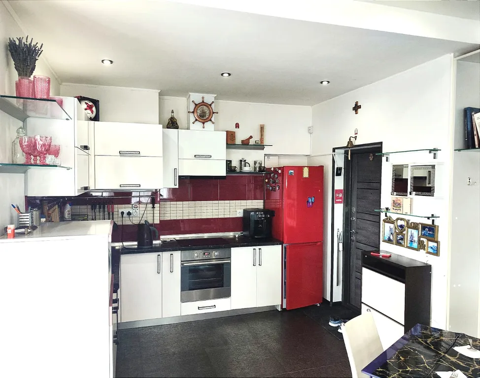 Премиум студия с террасой на 1 линии