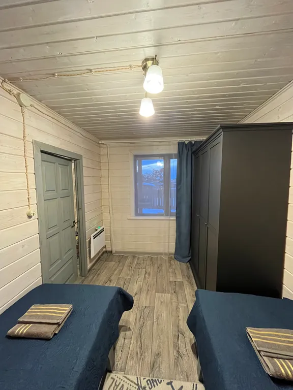 Благоустроенный дом на индивидуальной территории с видом на Байкал