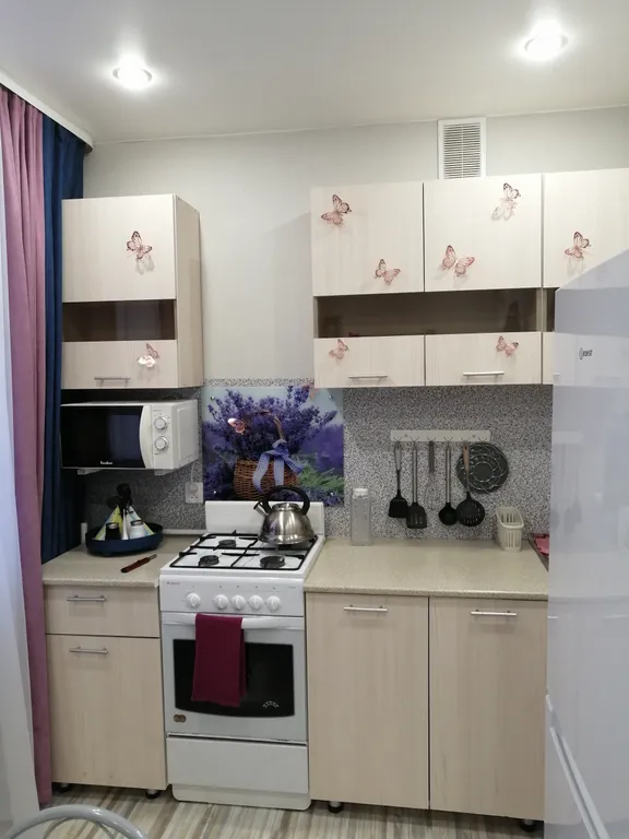 Квартира Квартира с видом на площадь — Тихвин