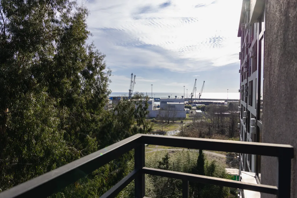 Квартира Квартира Уютная студия с видом на морской порт в ЖК Сорренто Парк — Сириус