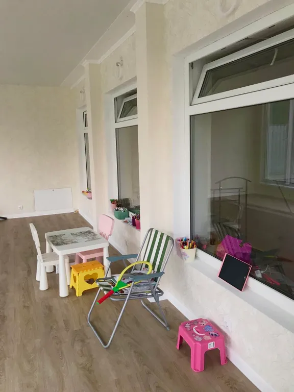 Трехместный номер рядом с морем