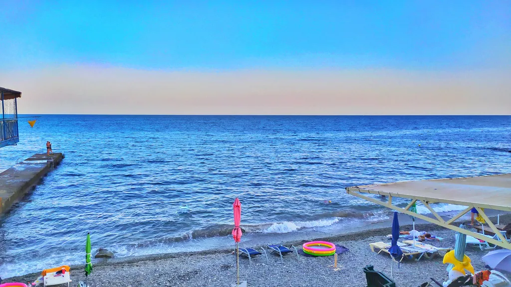 Апартамент на первой линии у самого синего Чёрного моря