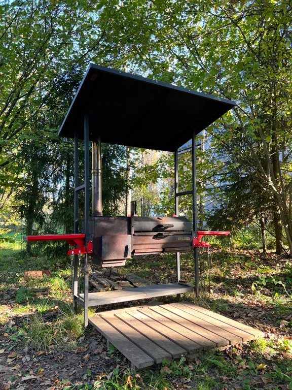 Уютный дом A-Frame в лесу