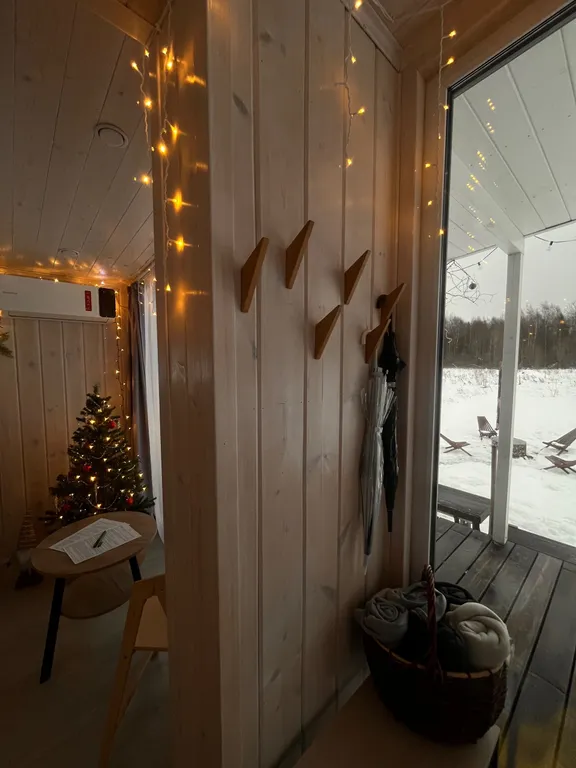 Атмосферный дом у леса