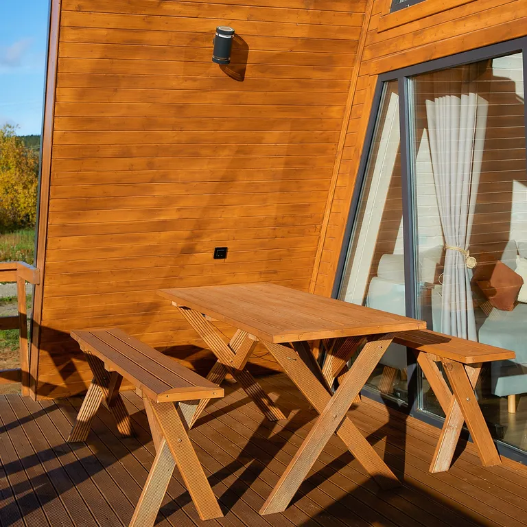 Большой дом для отдыха на берегу реки Кола