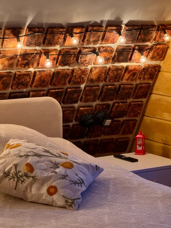 Уютный треугольный Ромашковый дом.