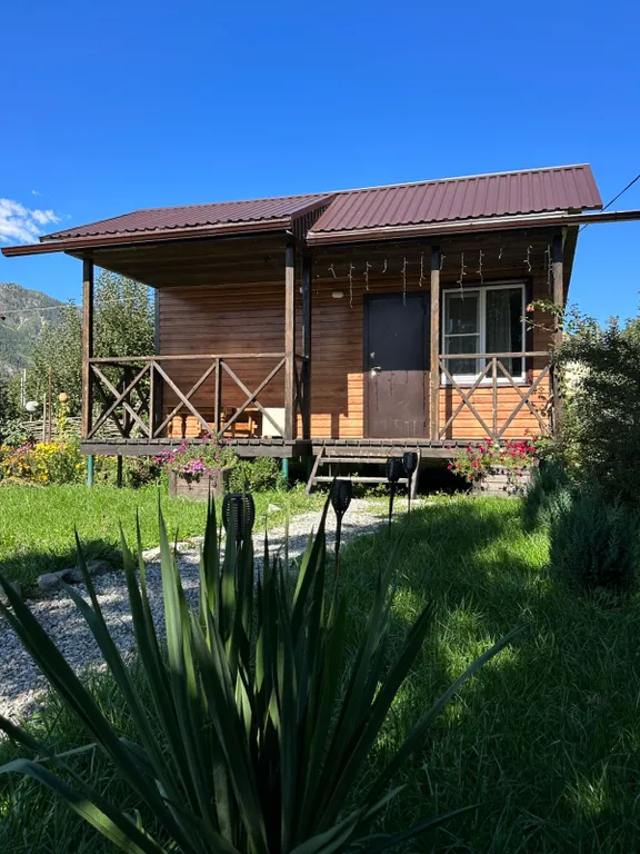 Домик с видом на горы