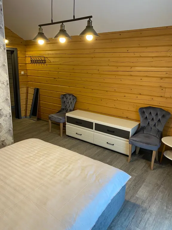 Усадьба в лесу с видом на горы