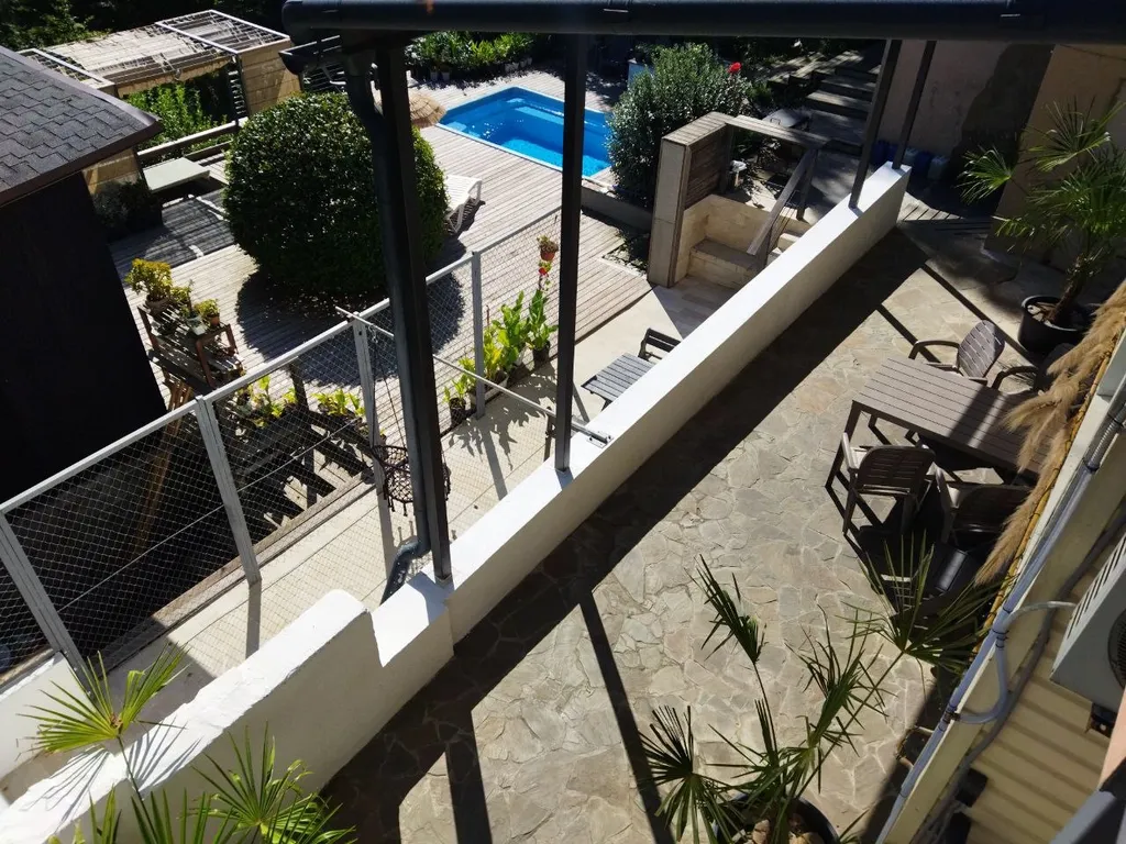 3-комнатная квартира в доме с видом на горы и море