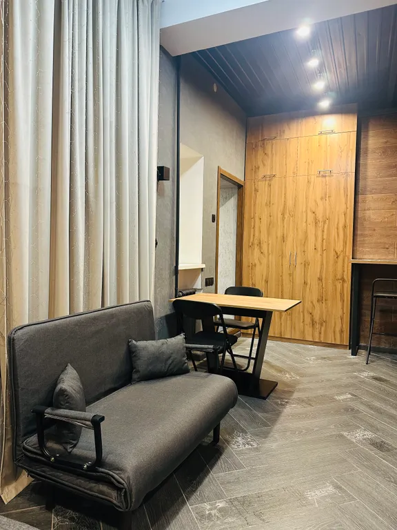 Квартира с отдельным входом в центре города